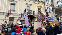 У Києві об’єднання родин Десантно-штурмових військ провели мирну акцію