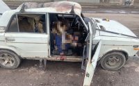 Росіяни вдарили по автівці з написом «люди» у Покровську