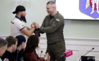 Кличко вручив нагороди ветеранам-спортсменам, які представляли Україну на Іграх Нескорених у Канаді. ФОТО
