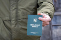 Коли можуть мобілізувати навіть з бронею: адвокат озвучила причини
