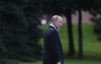 Путін урізав бюджет після падіння нафтових доходів