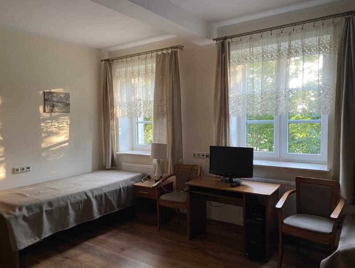 Психологическая поддержка в пансионате: как сохранить бодрость духа