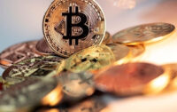 Bitcoin почав зростати, подолавши позначку у $90 000
