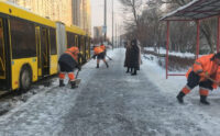 Прибирання снігу та накрижень у Києві: інспектори перевірили стан благоустрою та внесли 328 приписів і склали 77 адмінпротоколів