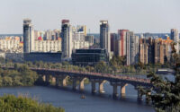 Транспортний параліч Києва: спеціалісти попередили про наслідки руйнування мосту Патона