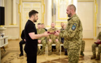 З нагоди Дня українського добровольця Володимир Зеленський відзначив воїнів та їх родини