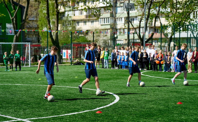В Оболонському районі відкрили ще один сучасний стадіон