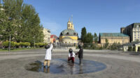 Малюків-засновників Києва переодягли у вишиванки різних регіонів