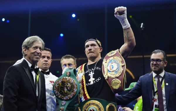 На кону бою Усик - Верховен стоятимуть два чемпіонські титули На кону бою Усик - Верховен стоятимуть два чемпіонські титули