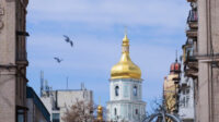 “Як тебе не любити, Києве мій”: команди посольств привітали столицю України з Днем народження