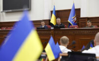 У Подільському районі столиці нарешті відремонтують дорогу на вулиці Синьоозерній