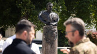 Погруддя Мазепи встановили у Києво-Печерській лаврі. Пам’ятник гетьману може з’явитися і в центрі столиці