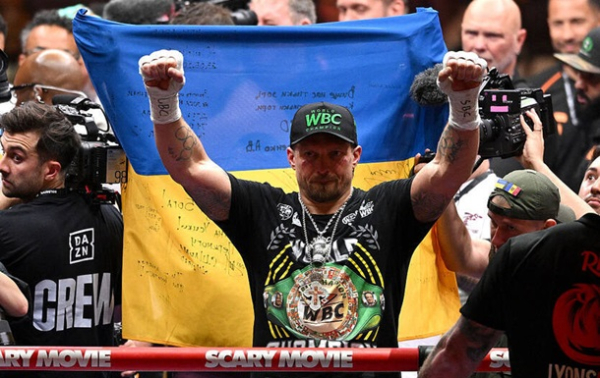 Усик накреслює плани на бій разом із промоушеном Zuffa Boxing