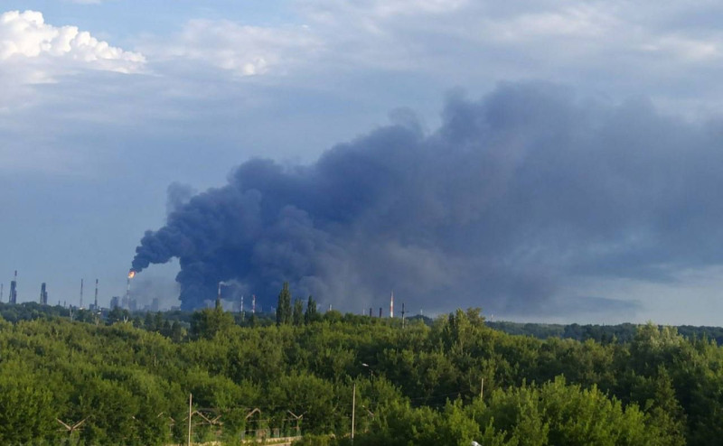 Уражені два НПЗ та понад 10 суден росіян: Генштаб підтвердив. ВІДЕО