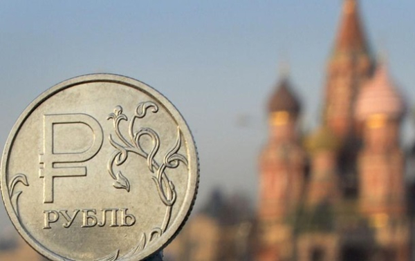 Рубль пережив найсильніше місячне падіння з 2022-го