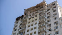 Понад півтисячі житлових будинків і два десятки освітніх закладів: як відновлюється після атак РФ Голосіївський район