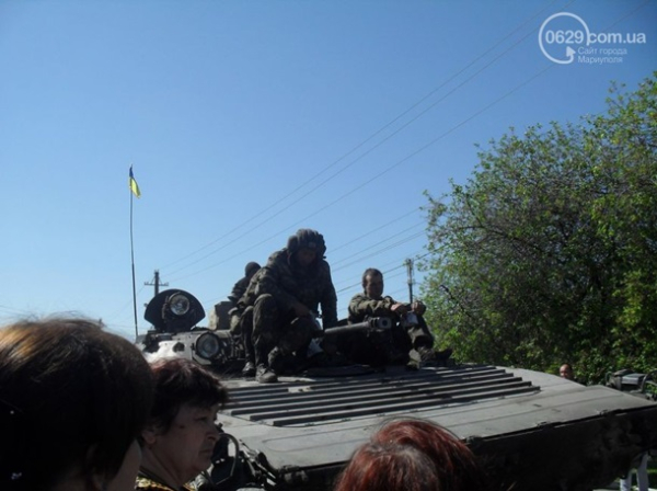 У напрямку Маріуполя рухається колона військової техніки - ЗМІ У напрямку Маріуполя рухається колона військової техніки - ЗМІ