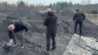 Постачали неякісне вугілля для опалення шкіл та лікарень: правоохоронці заявили про викриття корупційної схеми