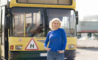 Безкоштовне навчання та працевлаштування: українських жінок запрошують опанувати професію водійок вантажівок і тролейбусів