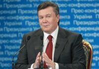 Янукович розповів, що в школі “списував і давав списувати”